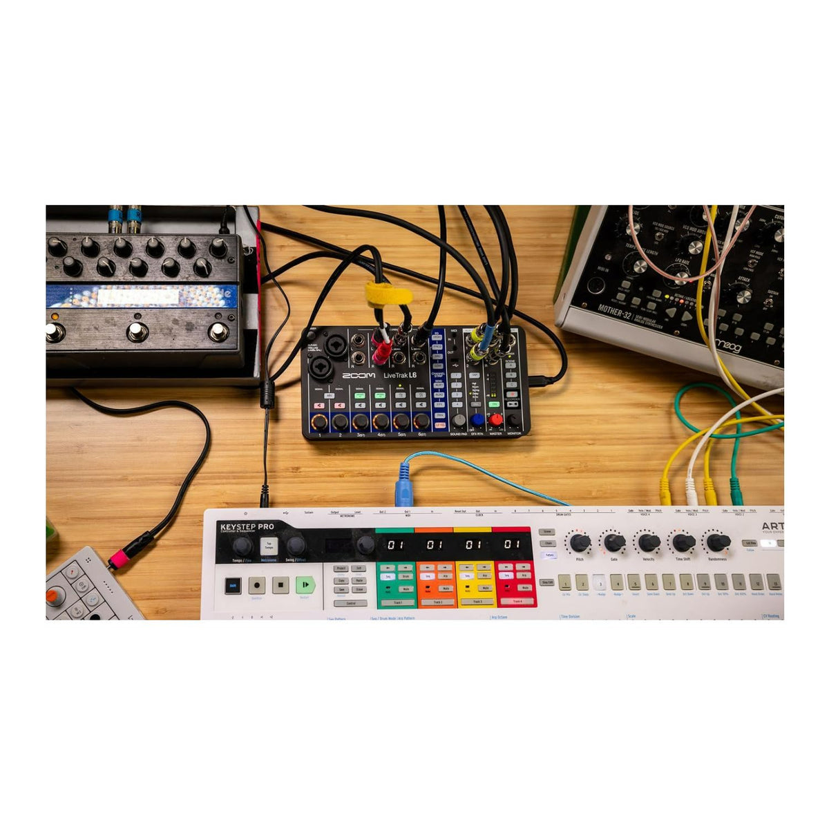 LiveTrak L6 Mixer/Recorder T37395