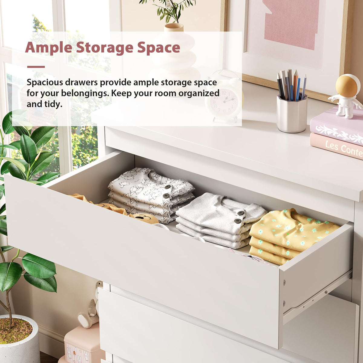 White 5 Drawer Dresser Chest of Drawers M860028